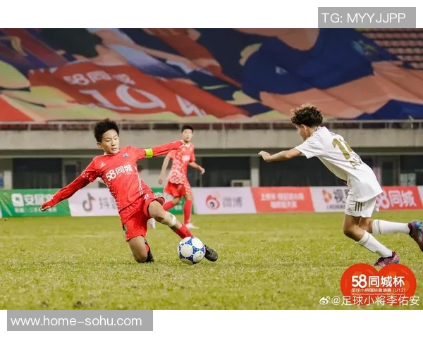 富川19与大田市民的精彩对决展现足球魅力与团队精神